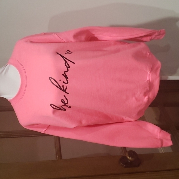 BE Kind Sweater Gildan Pink Sweater with Screen Print Transfer NWOT - Picture 1 of 6